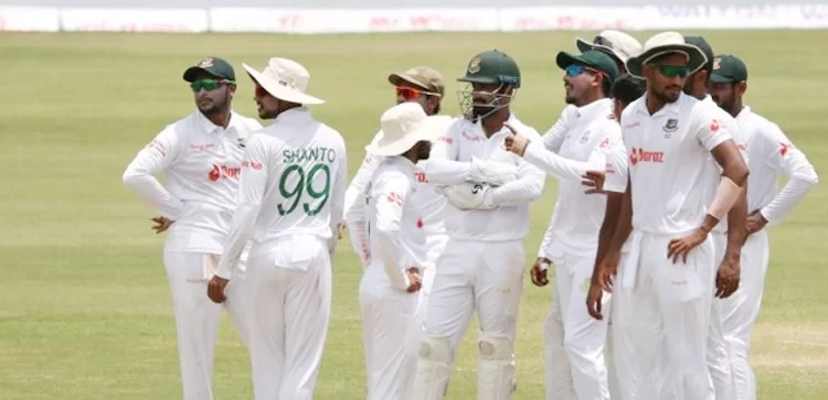 ২৫ ওভারে এসে জুটি ভাঙলেন মোস্তাফিজ