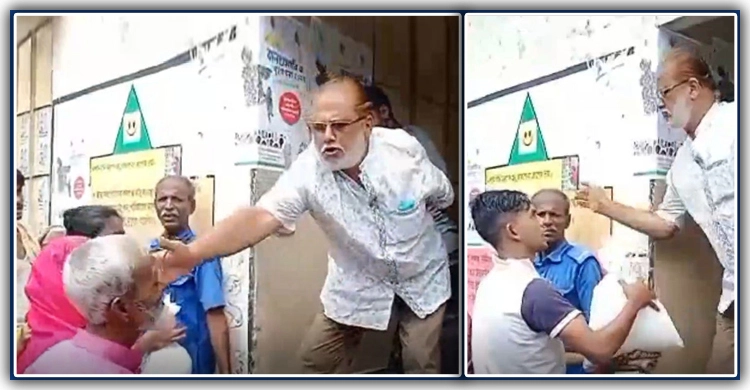 ত্রাণ বিতরণের সময় দুর্গতদের থাপ্পড় দিলেন ইউপি চেয়ারম্যান