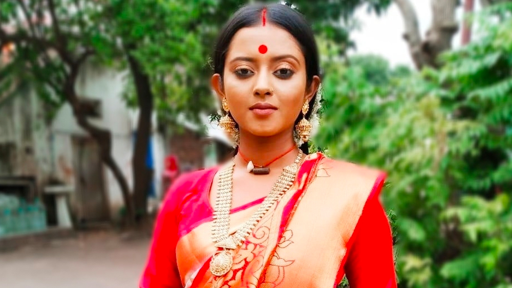 দর্শকের ইচ্ছেয় পর্দায় ফিরছেন 'ত্রিনয়নী' শ্রুতি!