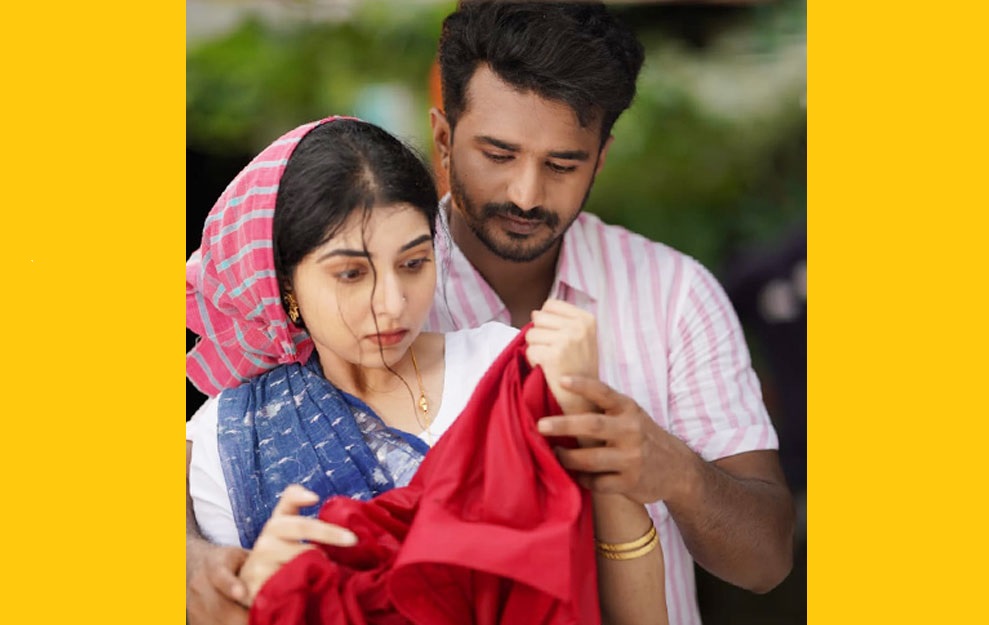 ফারহানকে বিয়ে করেছেন গায়িকা পড়শী