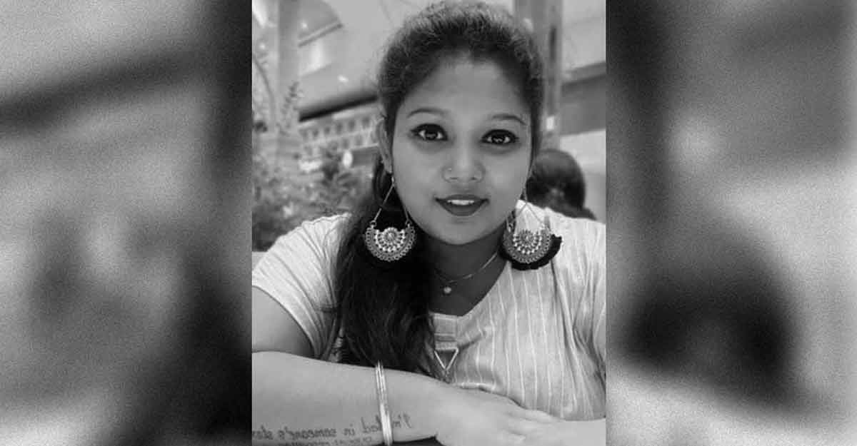 জিম করতে গিয়ে হঠাৎ অসুস্থ হয়ে পড়েন এক তরুণী। কালক্ষেপণ না করে দ্রুতই তাকে হাসপাতালে নিয়ে যাওয়া হয়। কিন্তু সেখানে চিকিৎসকরা তাকে মৃত ঘোষণা করেন।
