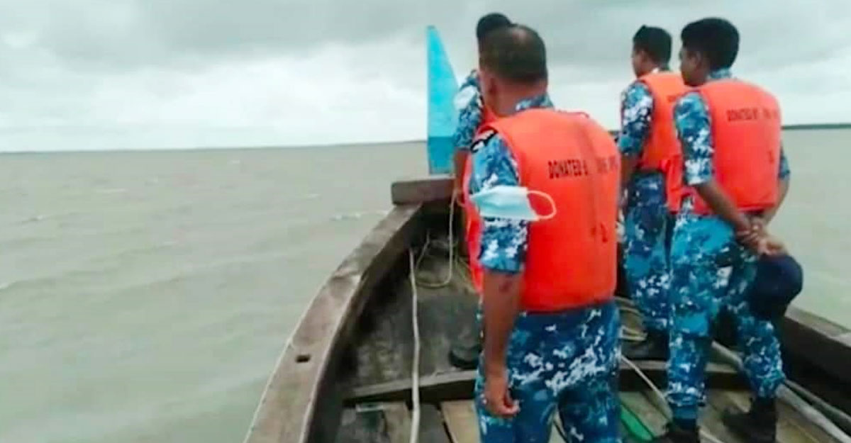 বঙ্গোপসাগরে ৬ ট্রলার ডুবে ১৯ জেলে নিখোঁজ