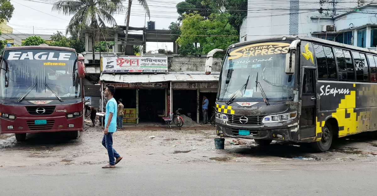 সাতক্ষীরা থেকে দূরপাল্লার গণপরিবহন বন্ধ