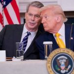 রাশিয়ার অর্থনীতি ধসিয়ে দেওয়ার হুমকি যুক্তরাষ্ট্রের